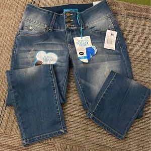 YMI cropped jeans Size 7